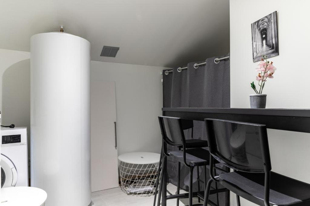 Hsh Batignolles Sauffroy Charming Apartment 8P Parijs Buitenkant foto